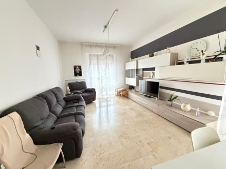 APPARTAMENTO ZONA CAVALLOTTI - AGENZIA ROSSANA IMMOBILIARE
